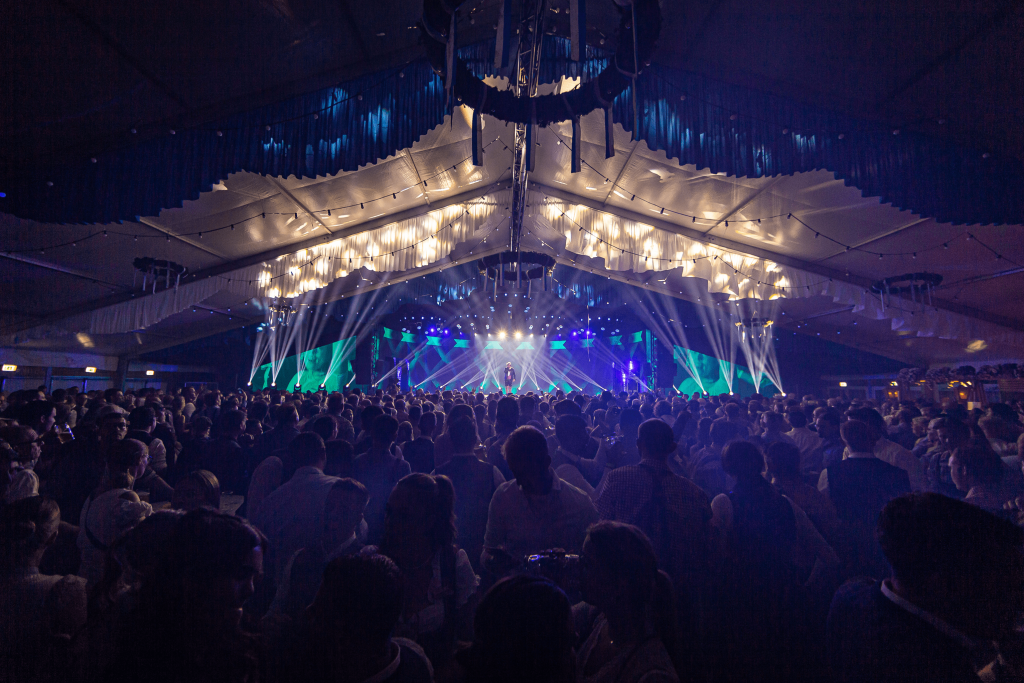 2025-10-10_Reflexion-Oktoberfeest_ROCKATEER_Lampen-003 4-min